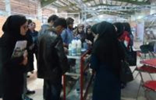 بازدید دانشجویان علوم و صنایع غذایی از نمایشگاه محصولات غذایی و صنایع وابسته