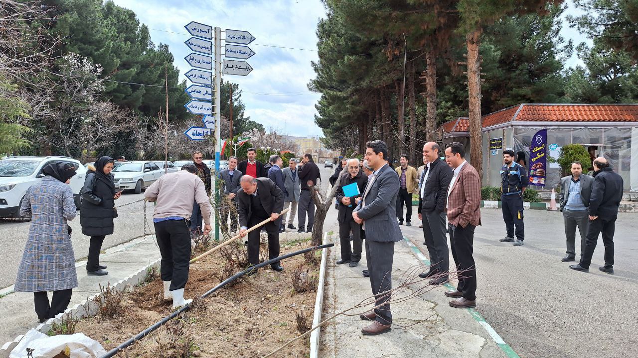 جشن پایان سال 1402 و روز درختکاری